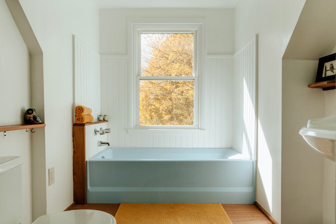 découvrez nos idées élégantes et pratiques pour décorer les panneaux de votre baignoire et transformer votre salle de bain en un espace moderne et raffiné.