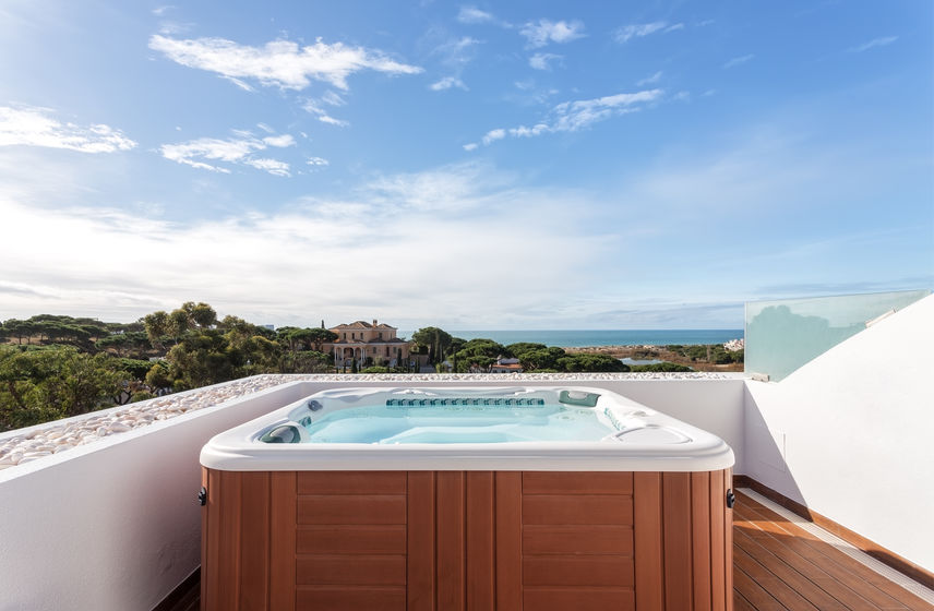 jacuzzi suite for relaxation on roof. with sea views.