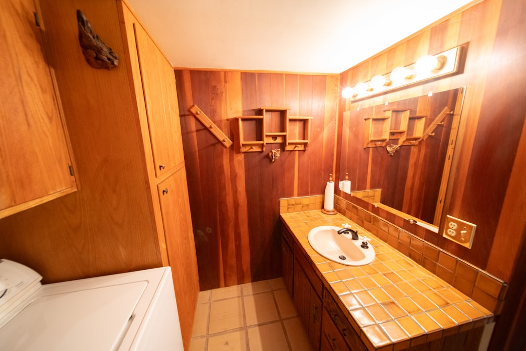 découvrez des idées pratiques et des conseils pour aménager votre buanderie. optimisez l’espace de votre laundry room avec des solutions de rangement et des astuces de décoration pour un espace fonctionnel et agréable.