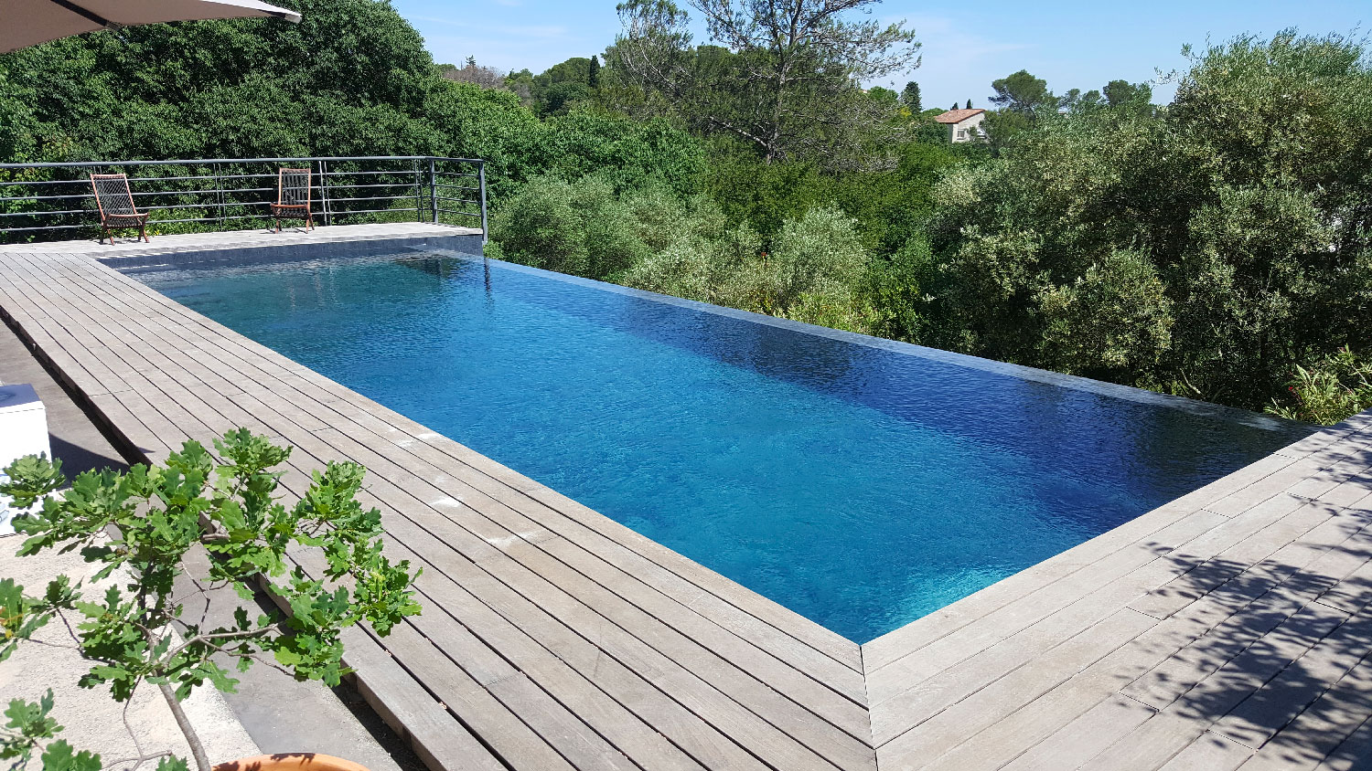 piscine a debordement